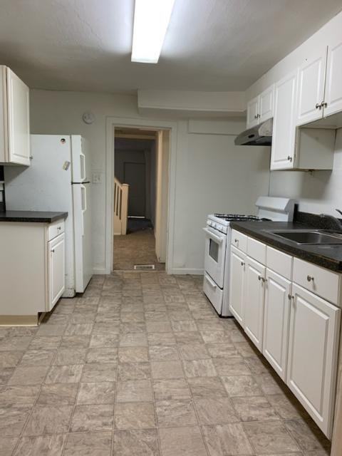 1005 Beech St - Photo 2 of 10