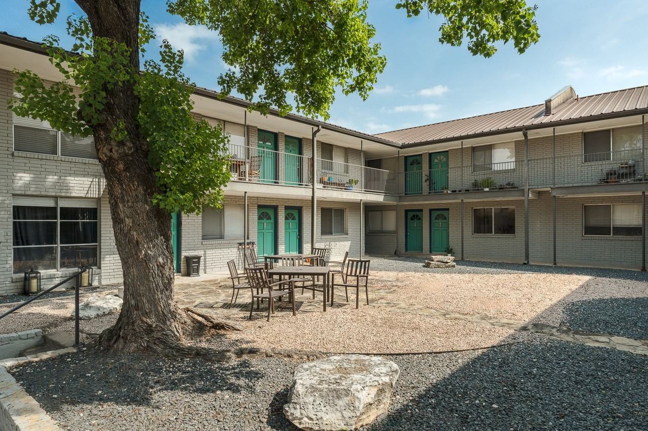 Tarrytown Flats - Photo 6 of 9