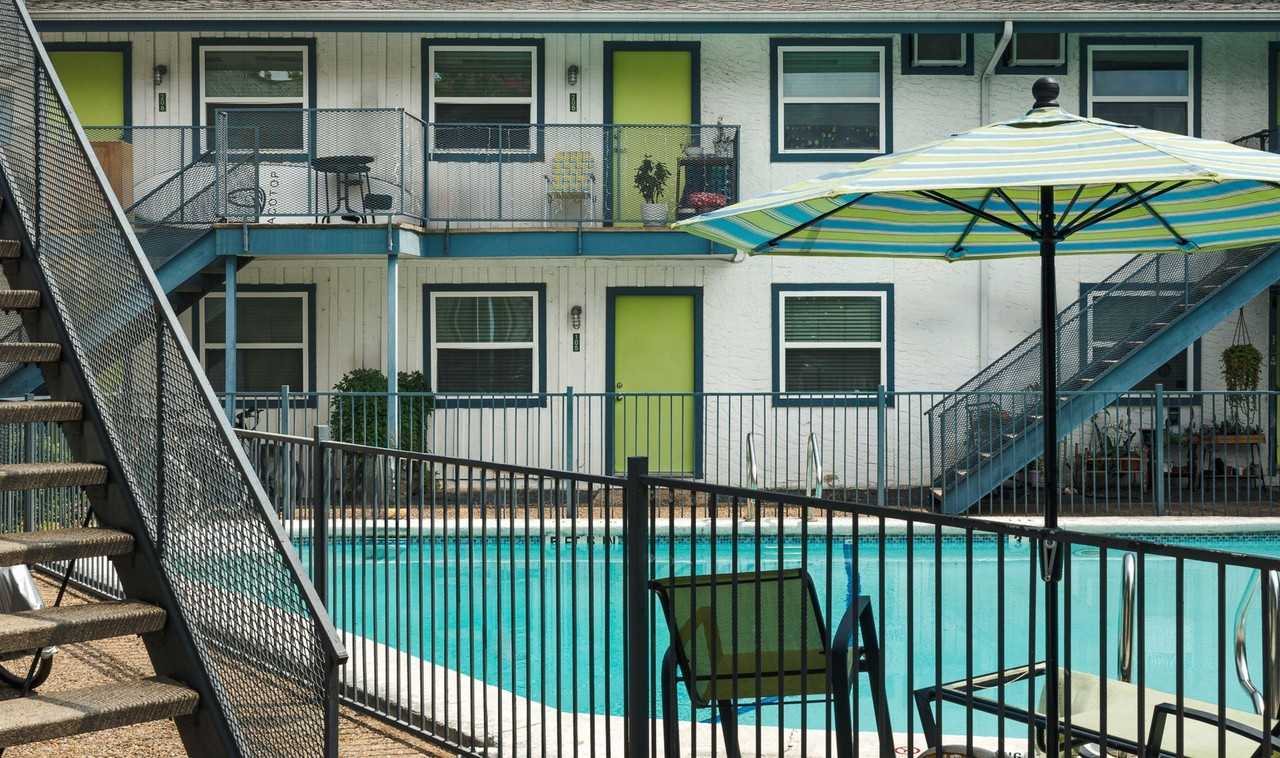 Zilker Capri Apts. - Photo 3 of 4