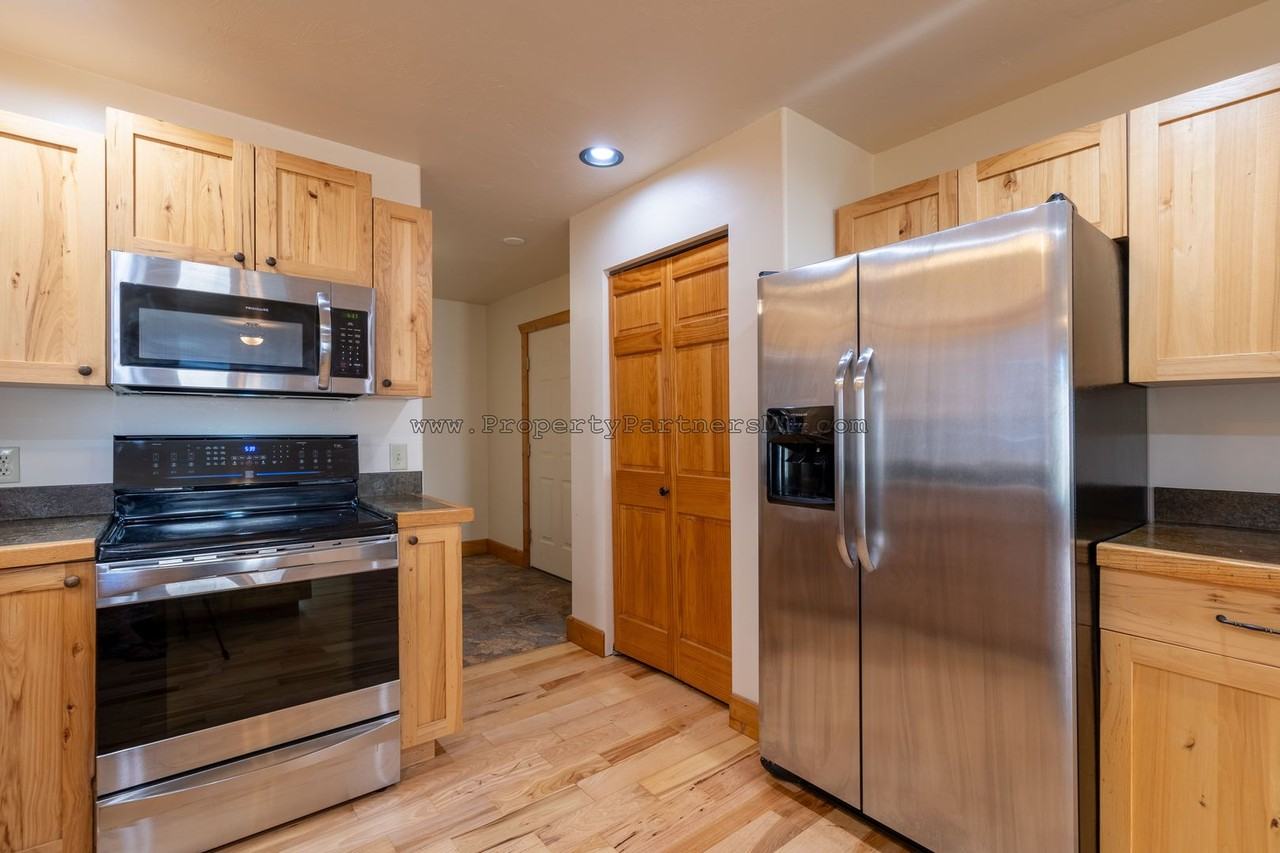 3178 Catkin Ln - Photo 6 of 21