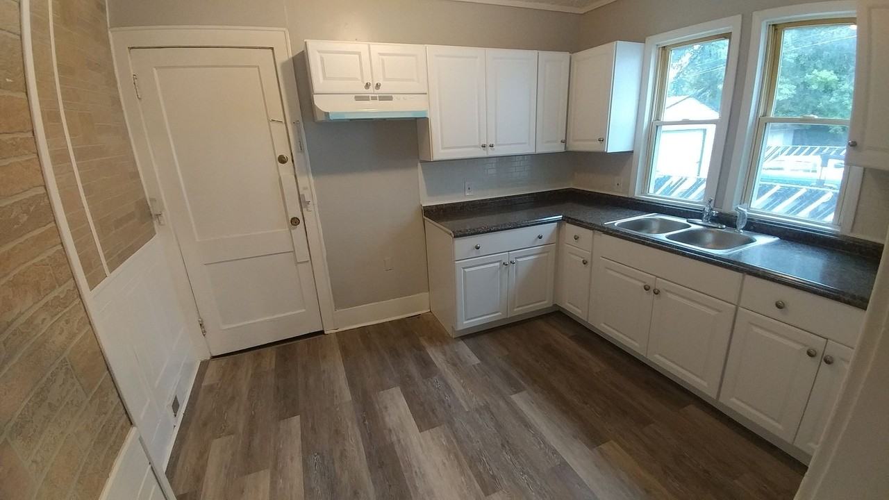 144 Ohio Street - Photo 5 of 23