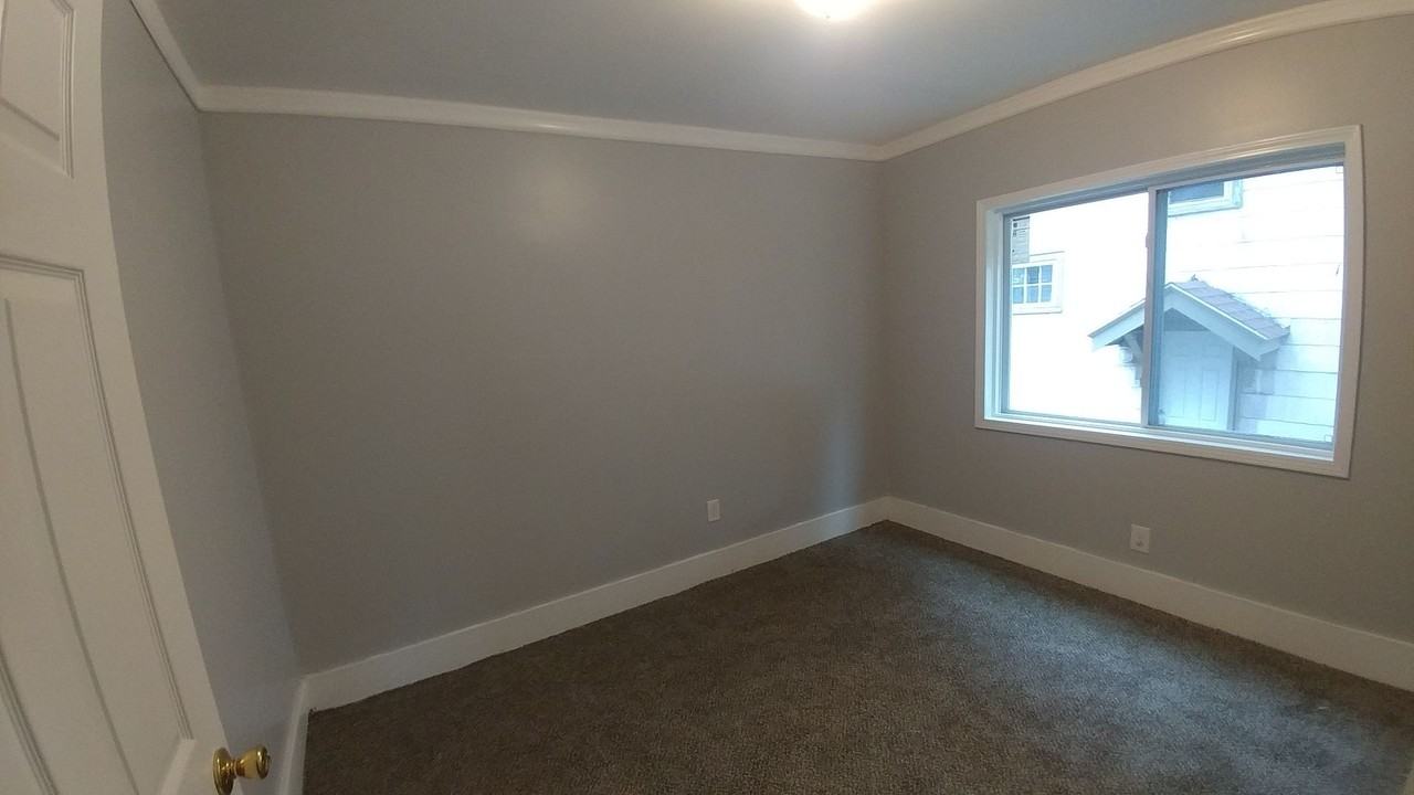 144 Ohio Street - Photo 7 of 23