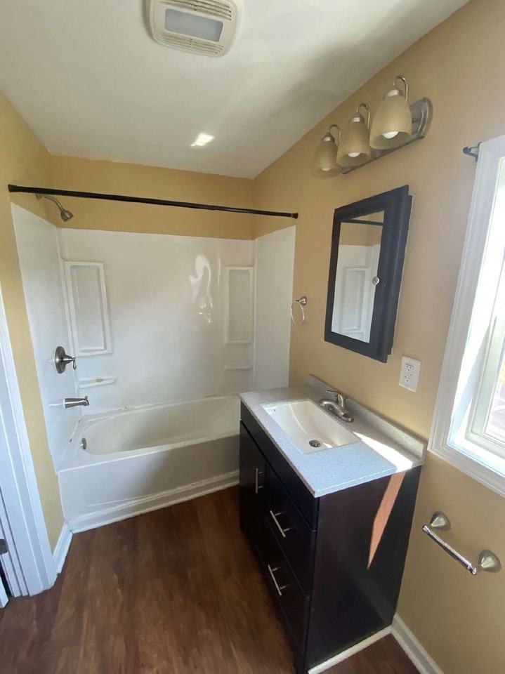1302 Main St #CMK - Photo 3 of 9