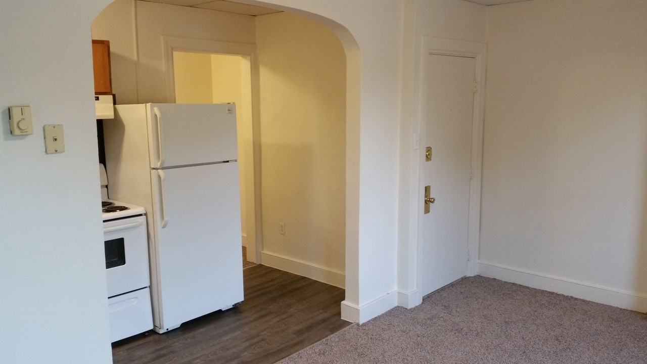 19 S Market St #3B - Photo 4 of 12