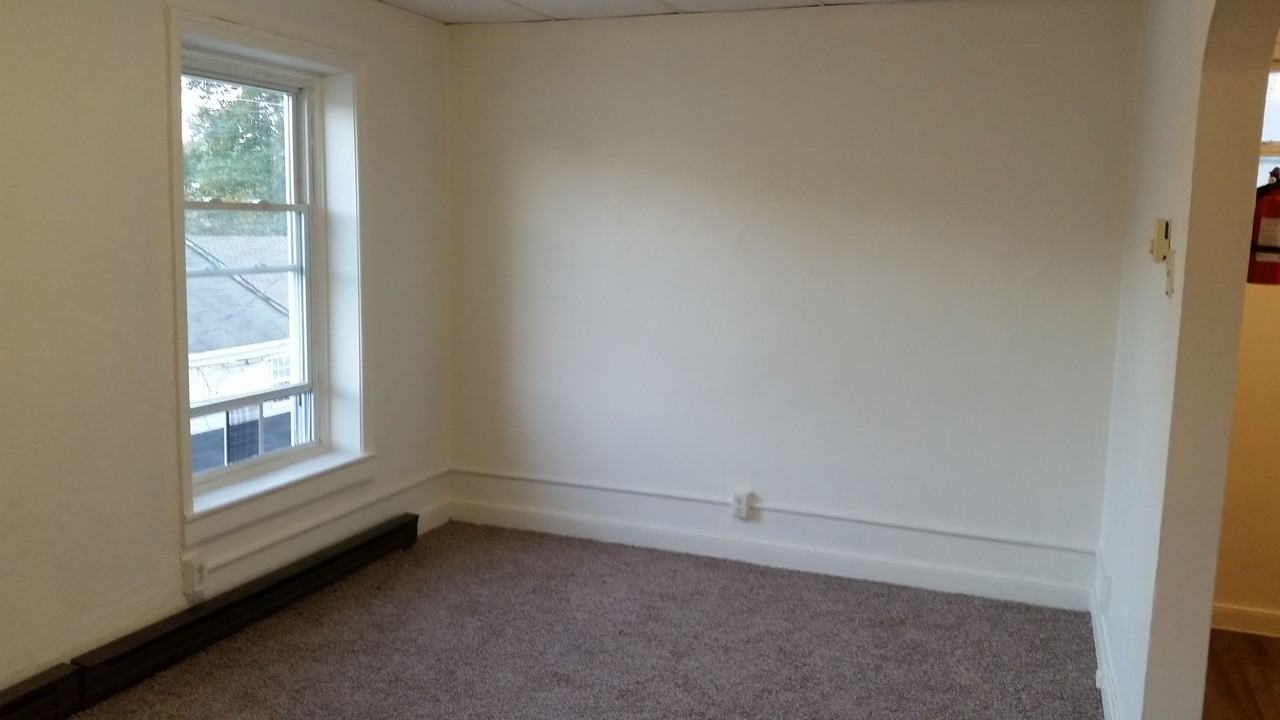 19 S Market St #3B - Photo 7 of 12