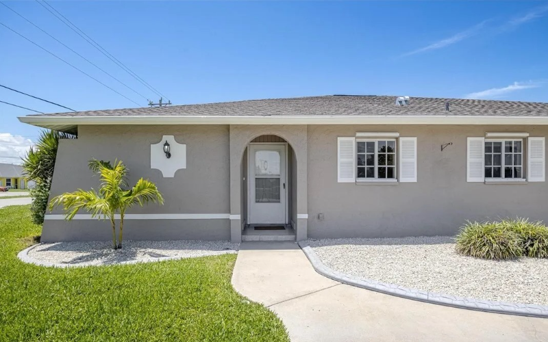 628 Se 13th St #A - Photo 2 of 20