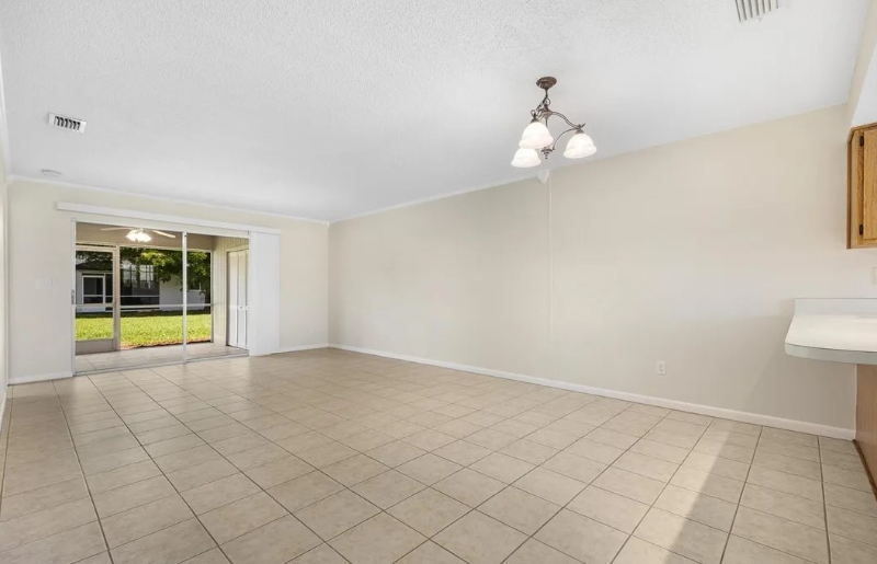 628 Se 13th St #A - Photo 7 of 20