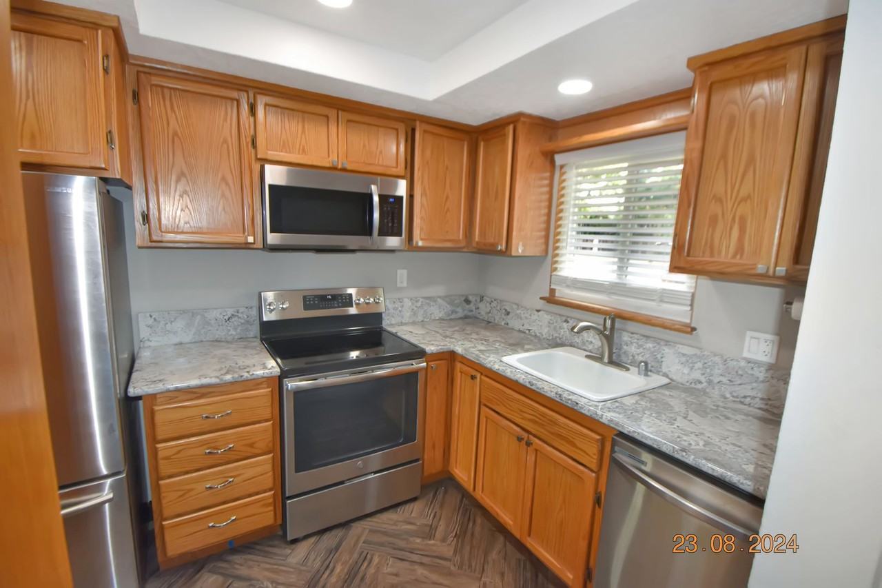 1819 Wildbrook Ct #C - Photo 2 of 23