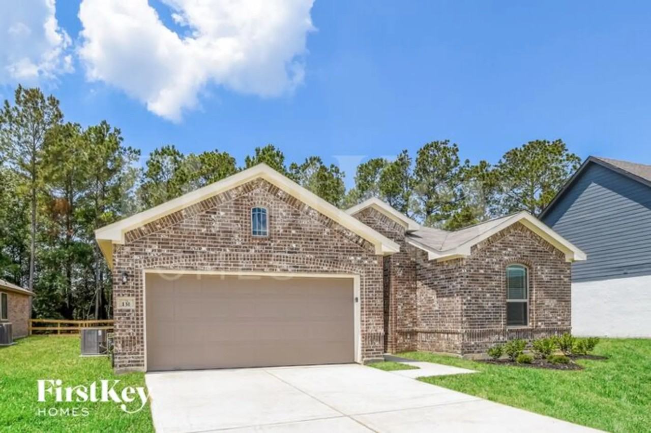 131 Lakeway Cir - Photo 2 of 15