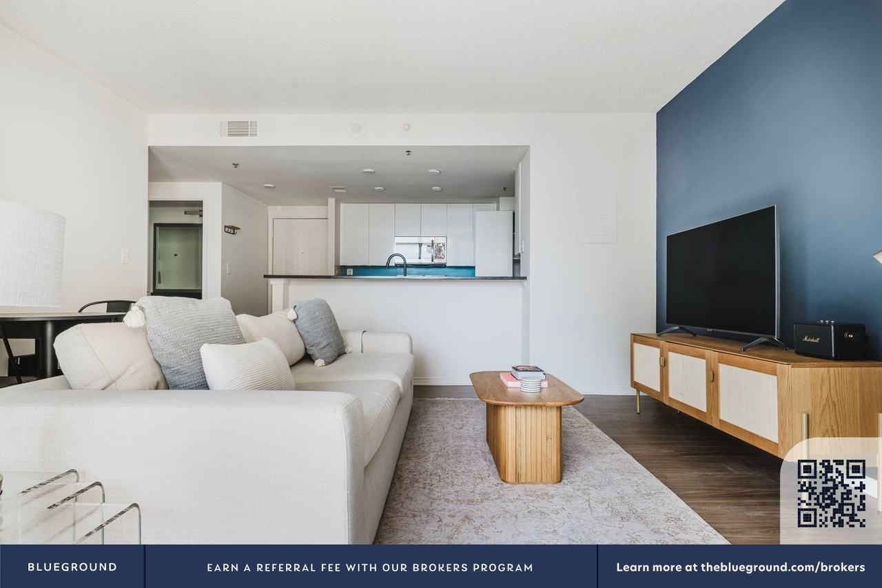 850 North Randolph Street - Photo 5 of 81