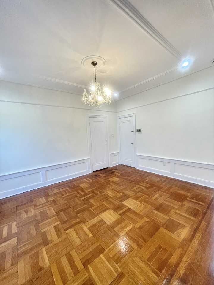 278 Montgomery St - Photo 2 of 16