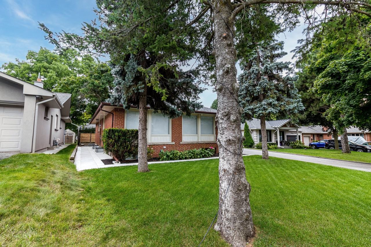 47 Abinger Crescent #Bsmt - Photo 2 of 23