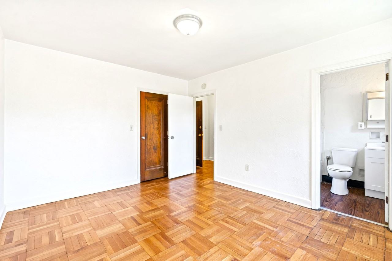 3336 Brownsville Rd - Photo 3 of 20