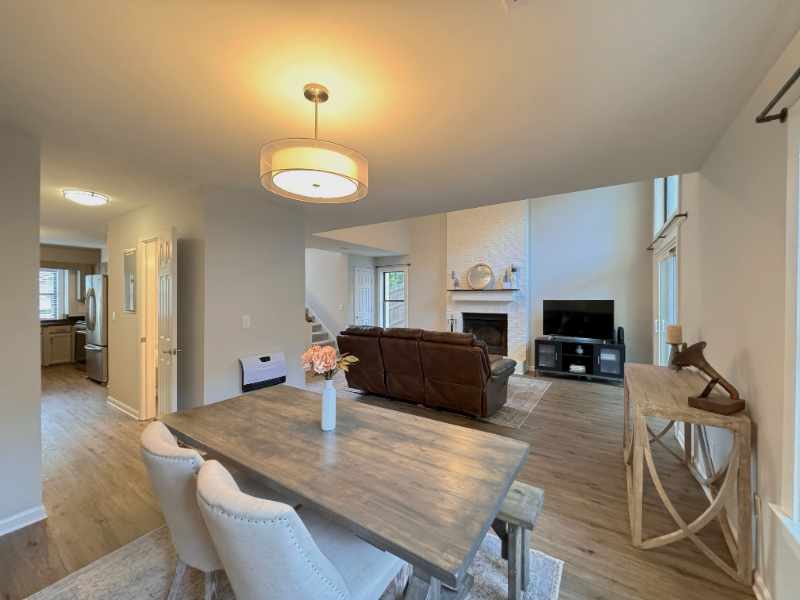 1141 Berkley Dr Se - Photo 6 of 19