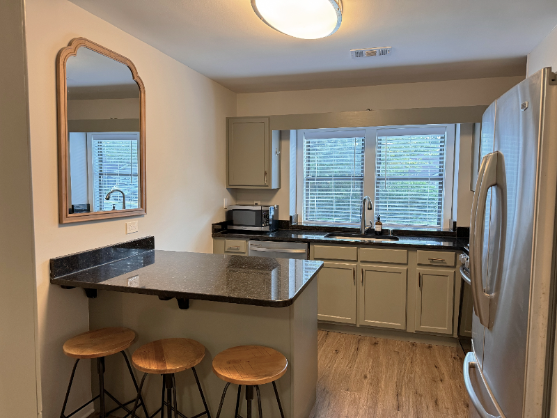 1141 Berkley Dr Se - Photo 7 of 19