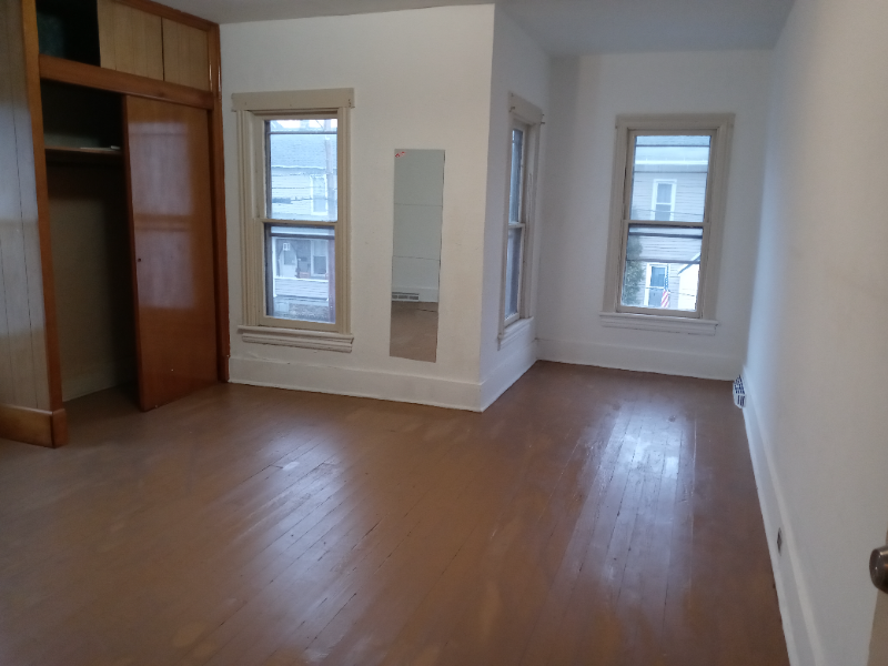 99 Barron Ave - Photo 3 of 5