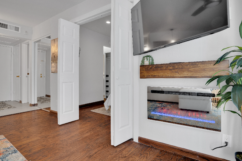 320 N Civic Dr #416 - Photo 2 of 18