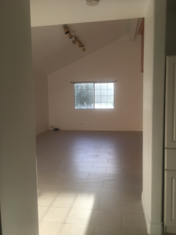 1214 Saginaw St - Photo 3 of 10