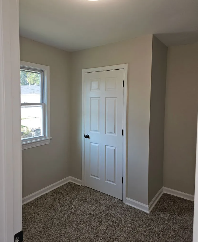 1815 Columbia St - Photo 4 of 5