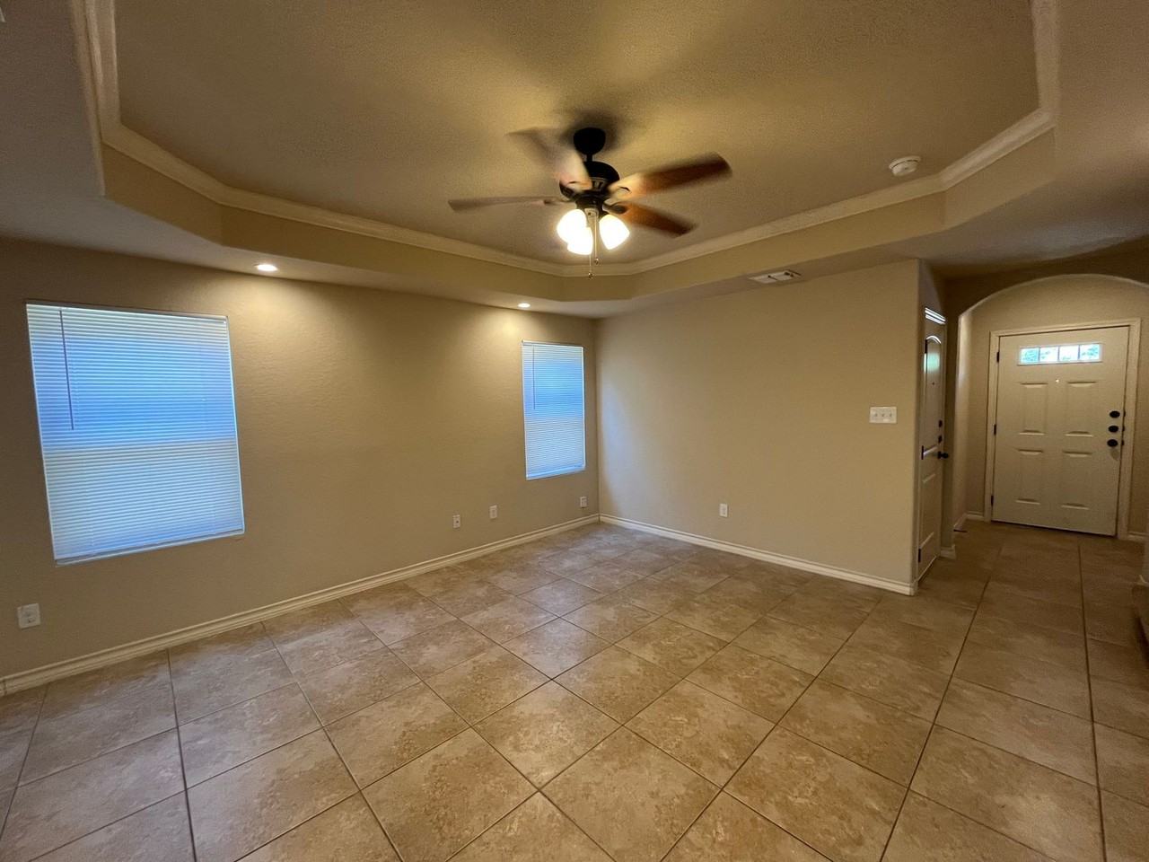 6846 Lakeview Dr #102 - Photo 5 of 29