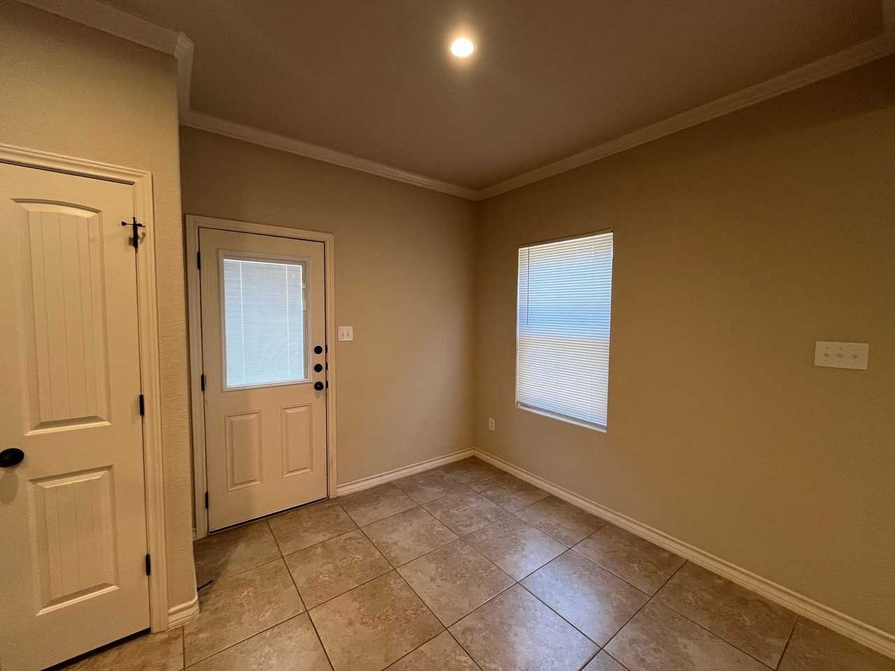 6846 Lakeview Dr #102 - Photo 6 of 29