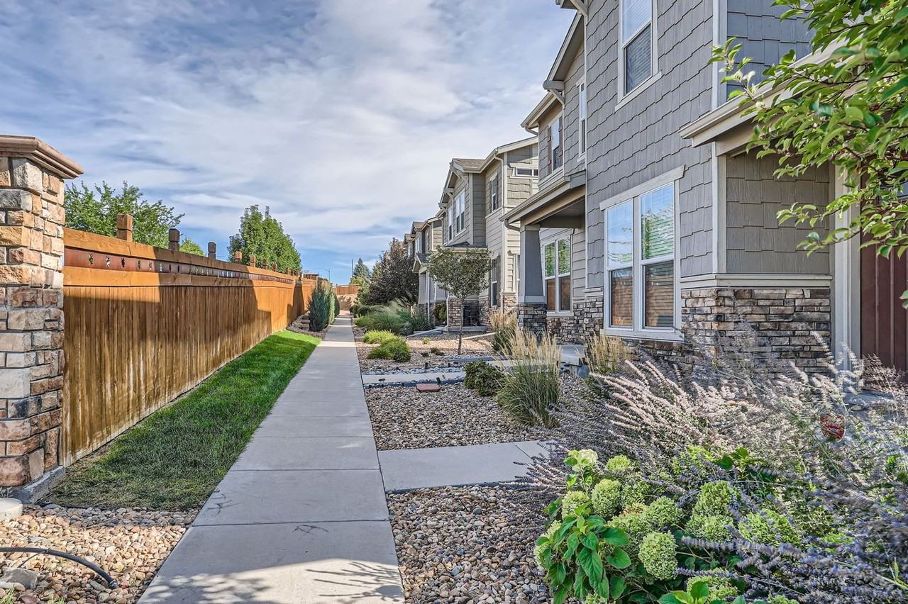 21729 E Quincy Cir - Photo 2 of 31