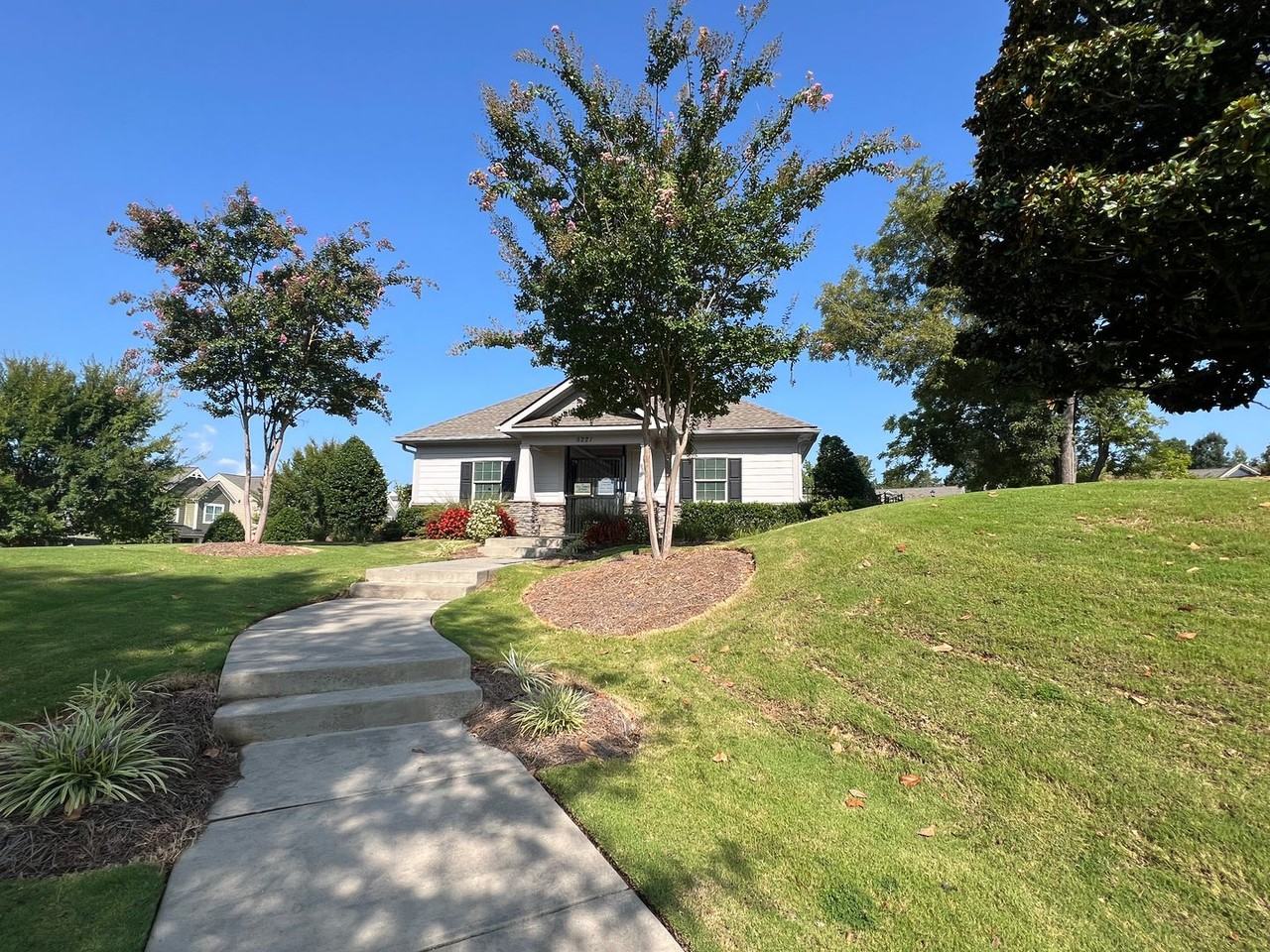 4032 Whittier Ln - Photo 3 of 28