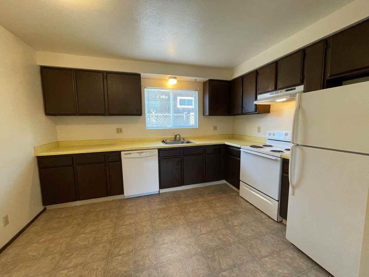 3222 - 3224 17th [PRM: Marlene] (3) [DNT$ except w/ 31 W Dollison] - Photo 3 of 19