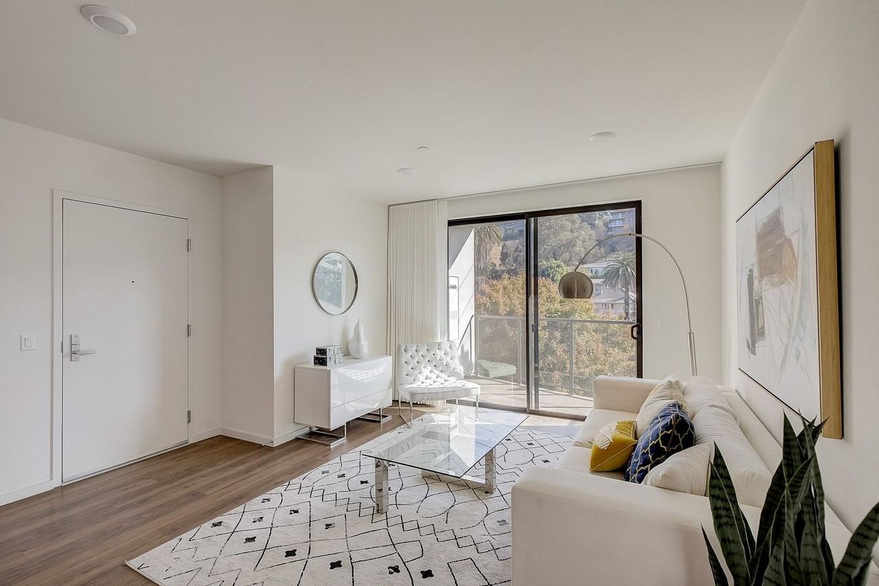 1901 ECHO PARK AVE - Photo 2 of 42