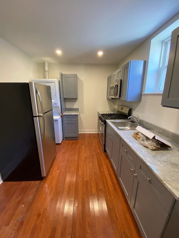 1215 Tasker St - Photo 2 of 17