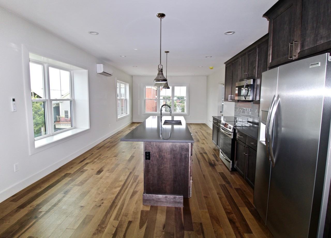 408 Atwells - Photo 3 of 13