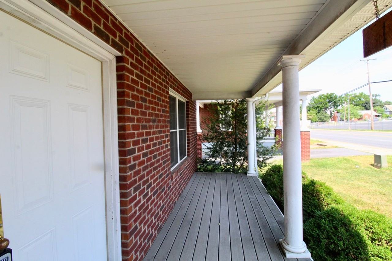 301 West Market Street - OM/OT - Photo 3 of 39