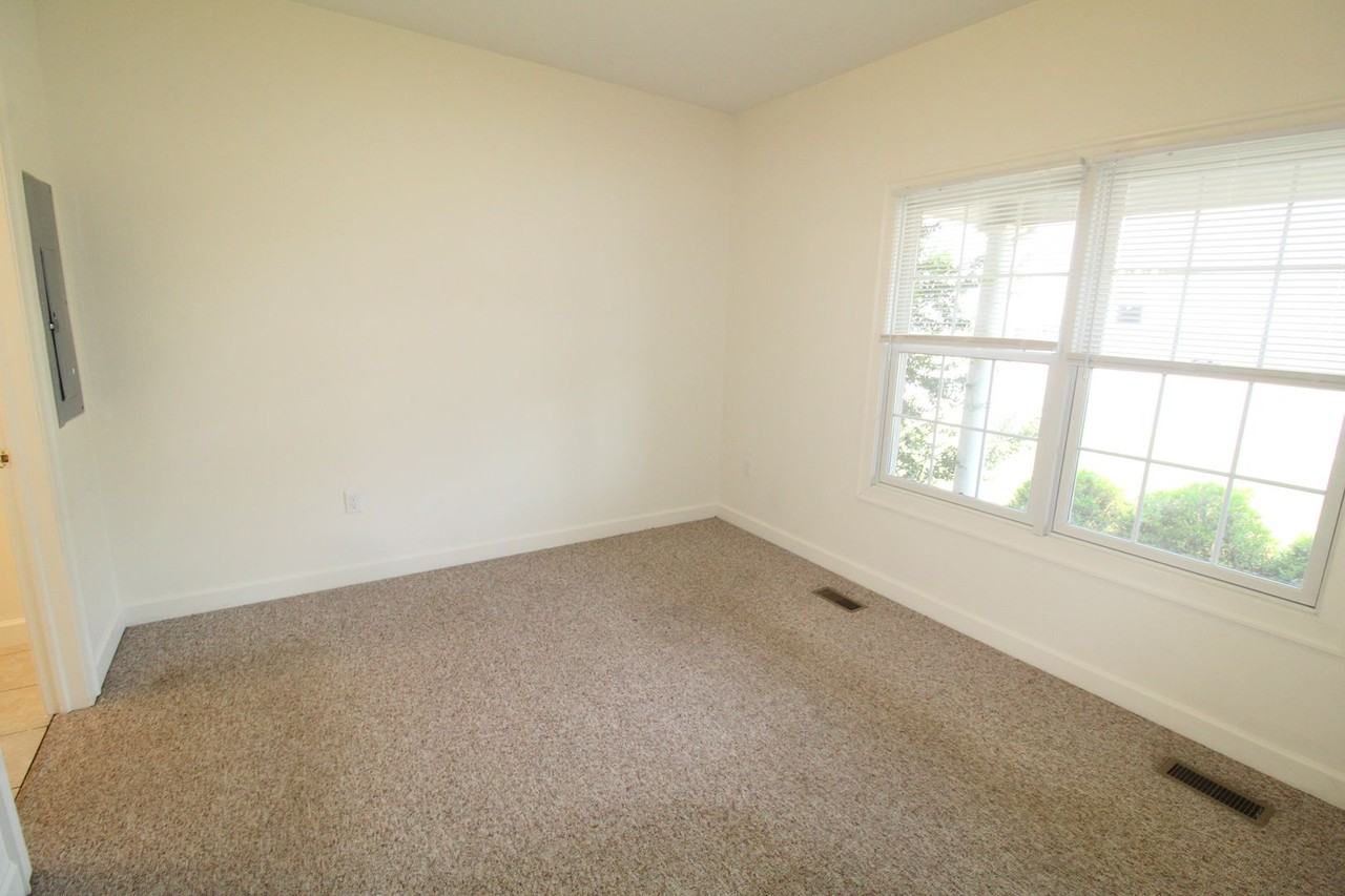 301 West Market Street - OM/OT - Photo 6 of 39