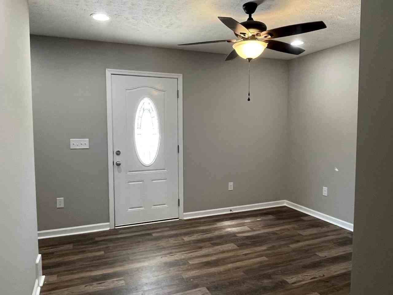 115 6th Avenue Northeast - Photo 3 of 34