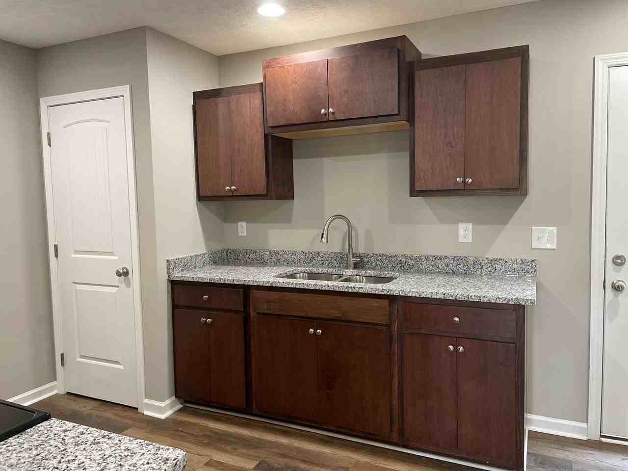 115 6th Avenue Northeast - Photo 6 of 34