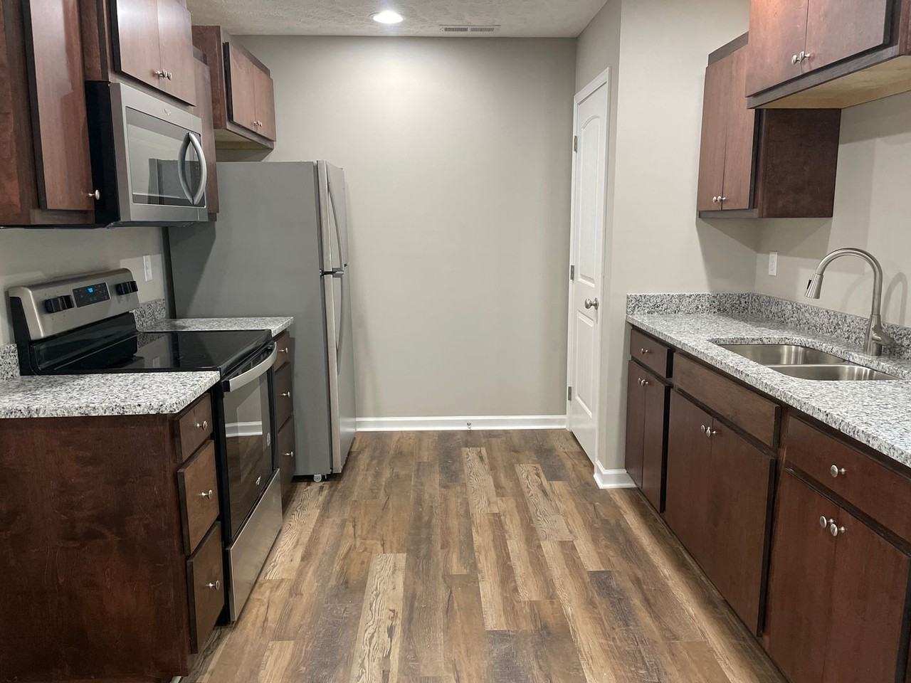 115 6th Avenue Northeast - Photo 7 of 34