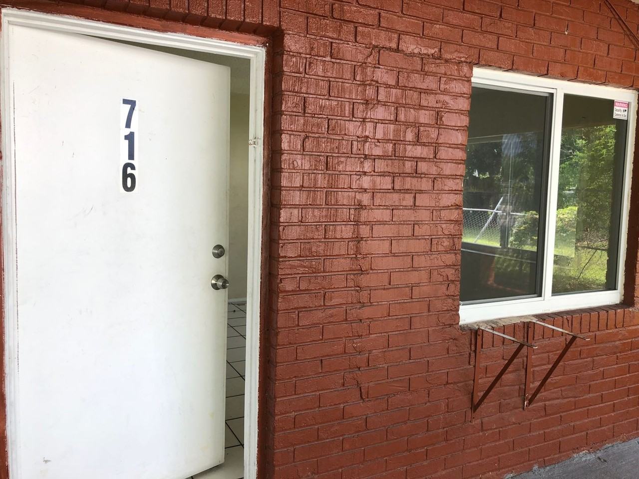 716 Nw 15th Ave - Photo 3 of 14