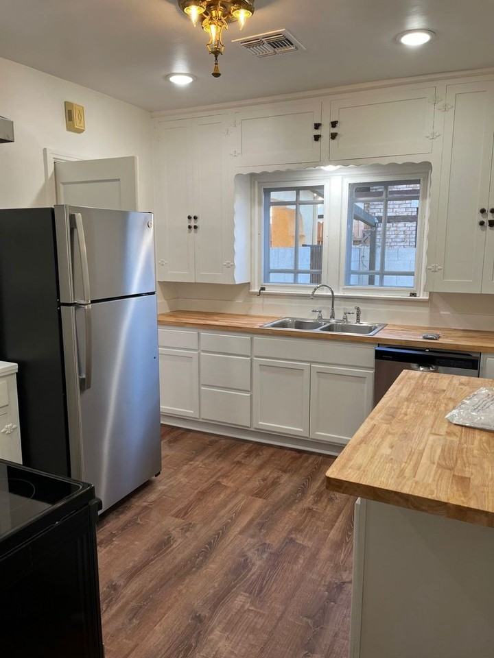 1122 W Portland St - Photo 2 of 22