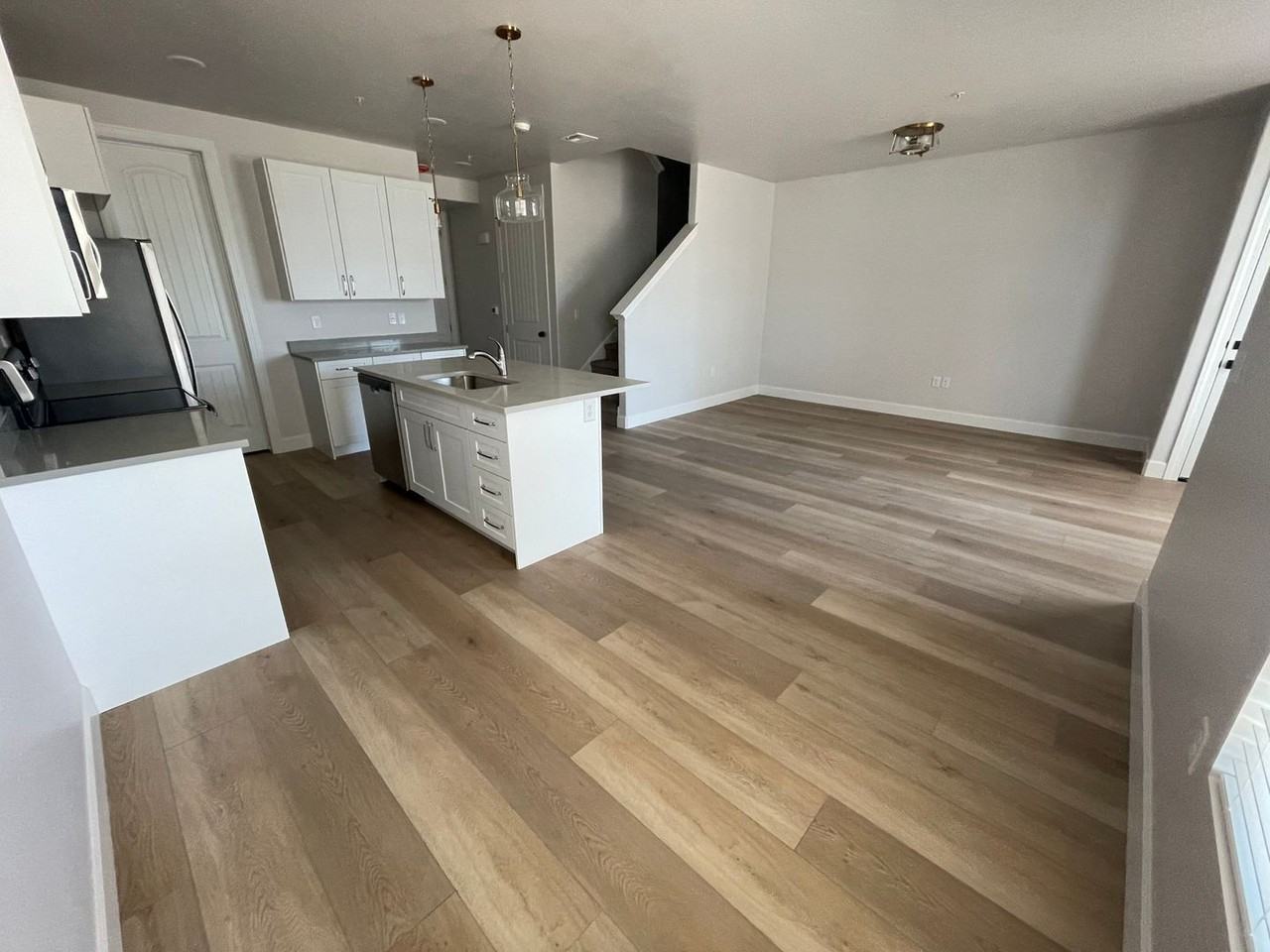 1013 N 1030 W - Photo 3 of 20