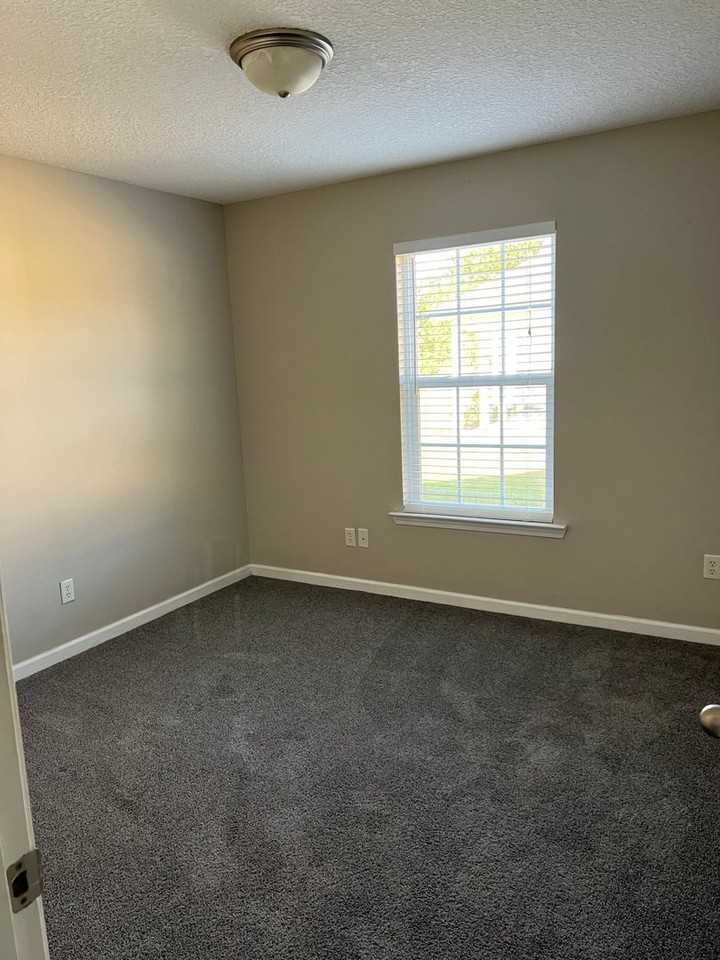 268 Water Crest Dr - Photo 3 of 8