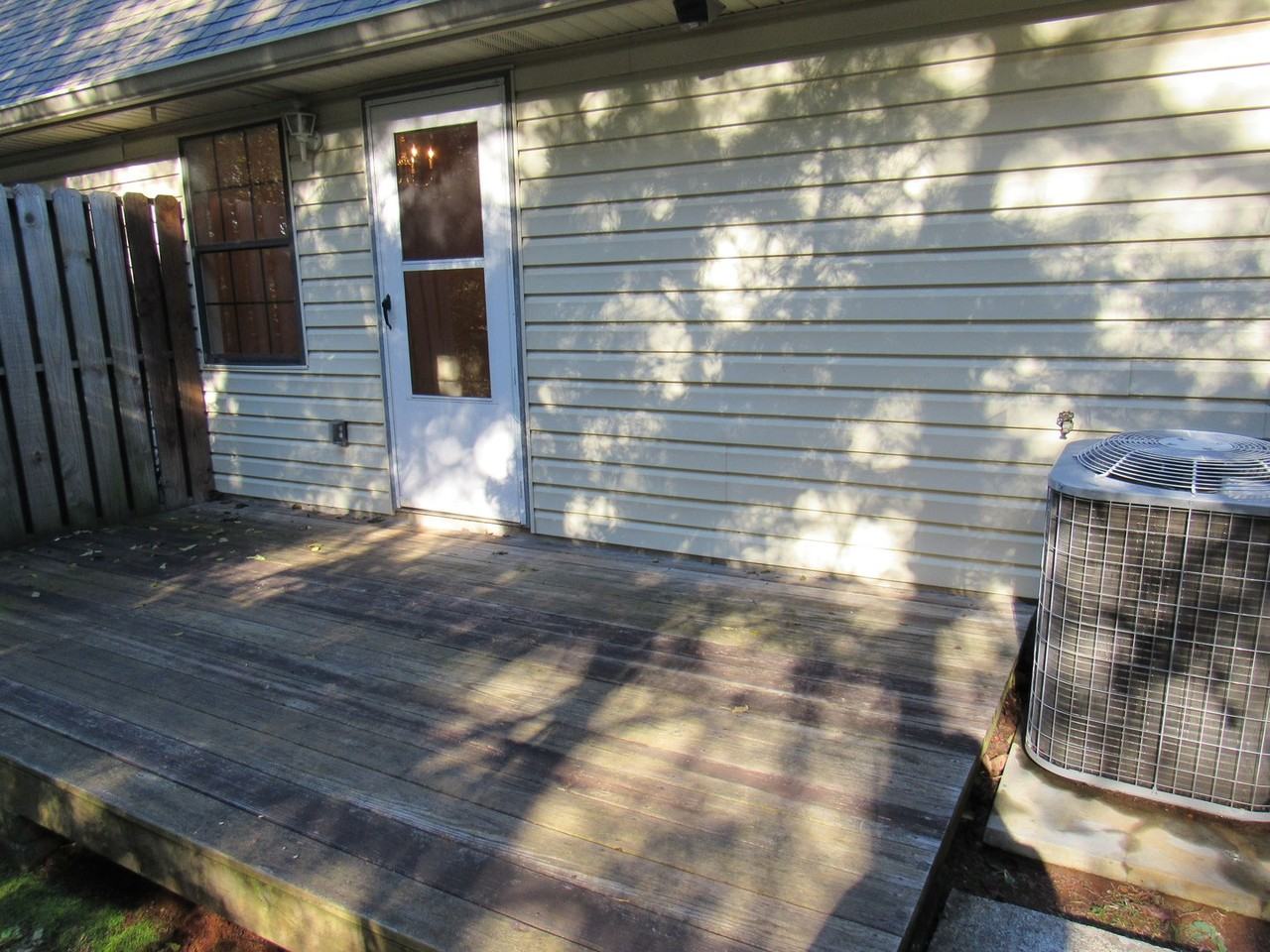 920 Bradley Bell Dr - Photo 2 of 15