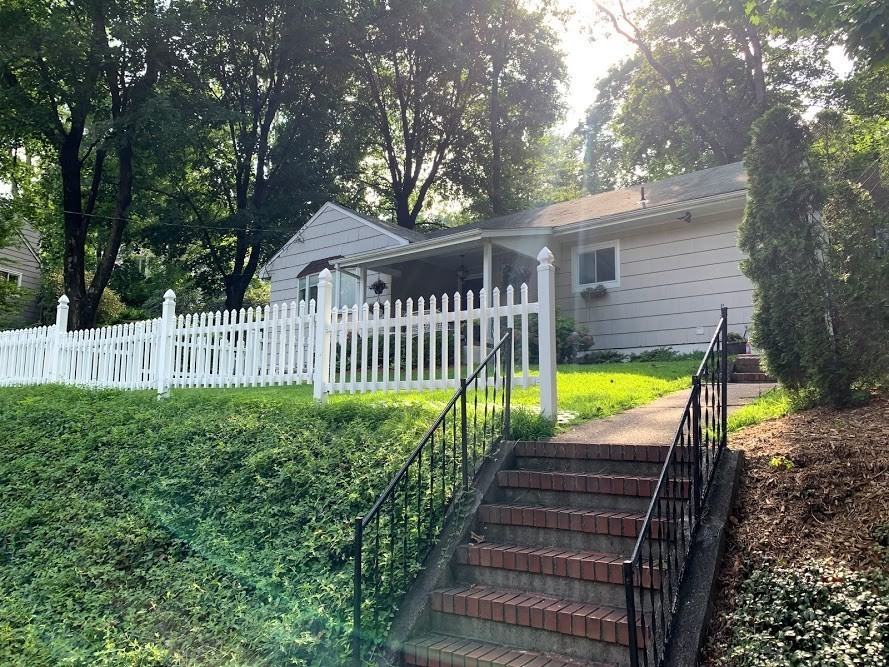 370 Upper Blvd - Photo 2 of 3