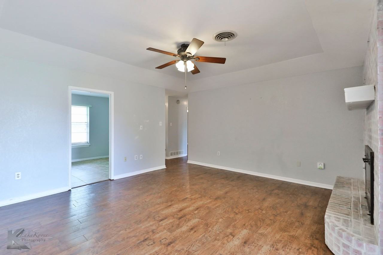 2381 Brenda Ln - Photo 3 of 40