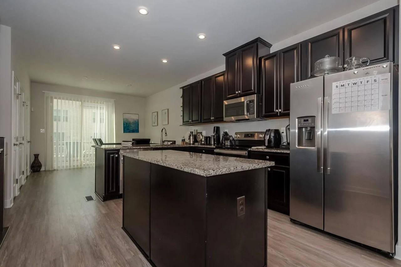 164 S Oldham St - Photo 6 of 27
