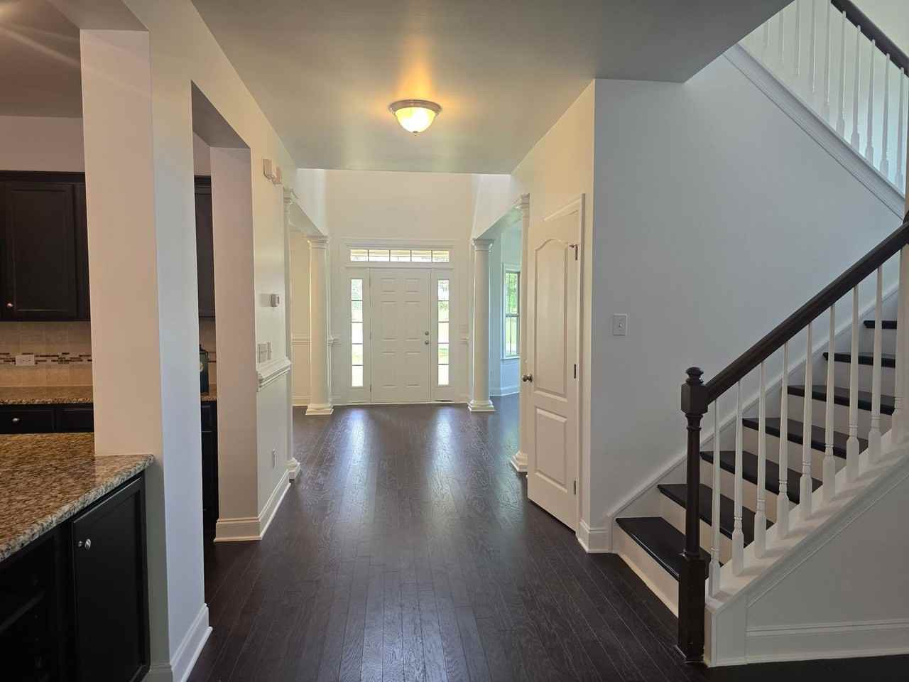 515 The Parks Dr - Photo 3 of 34