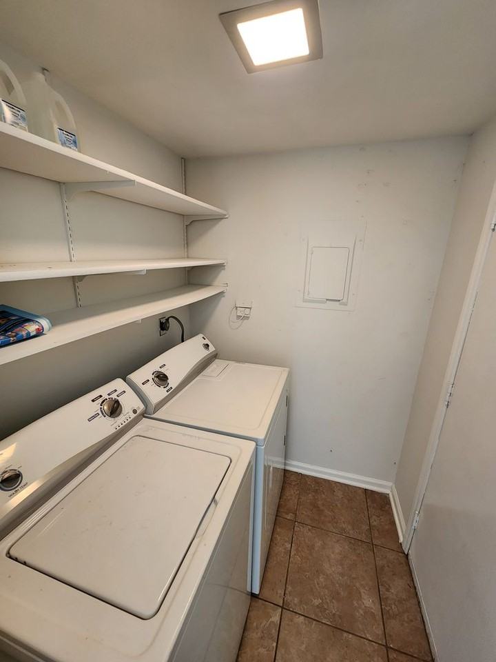 108 Chaucer Ct - Photo 5 of 13