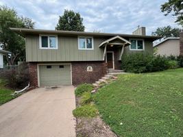 featured image of 3423 Woods Dr