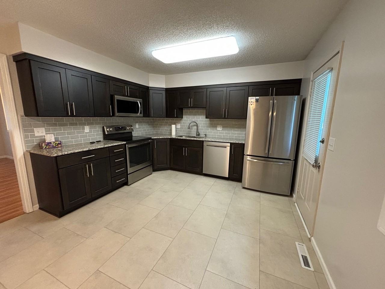 3423 Woods Dr - Photo 3 of 21