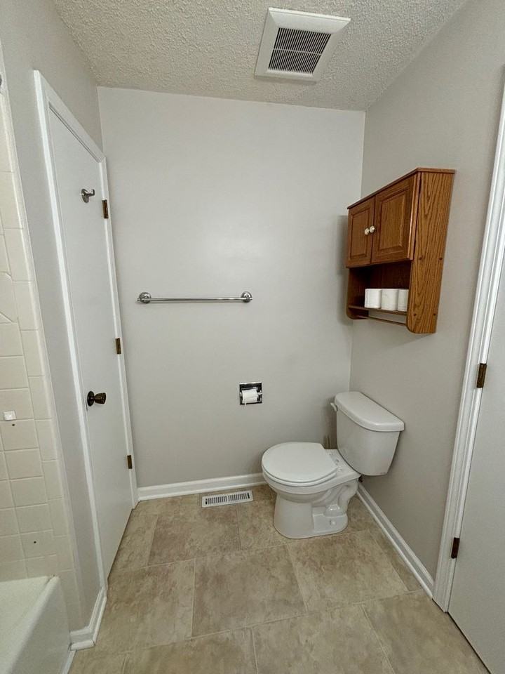 3423 Woods Dr - Photo 6 of 21