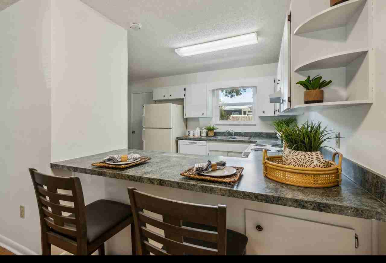 2727 1st Ave #B - Photo 3 of 11